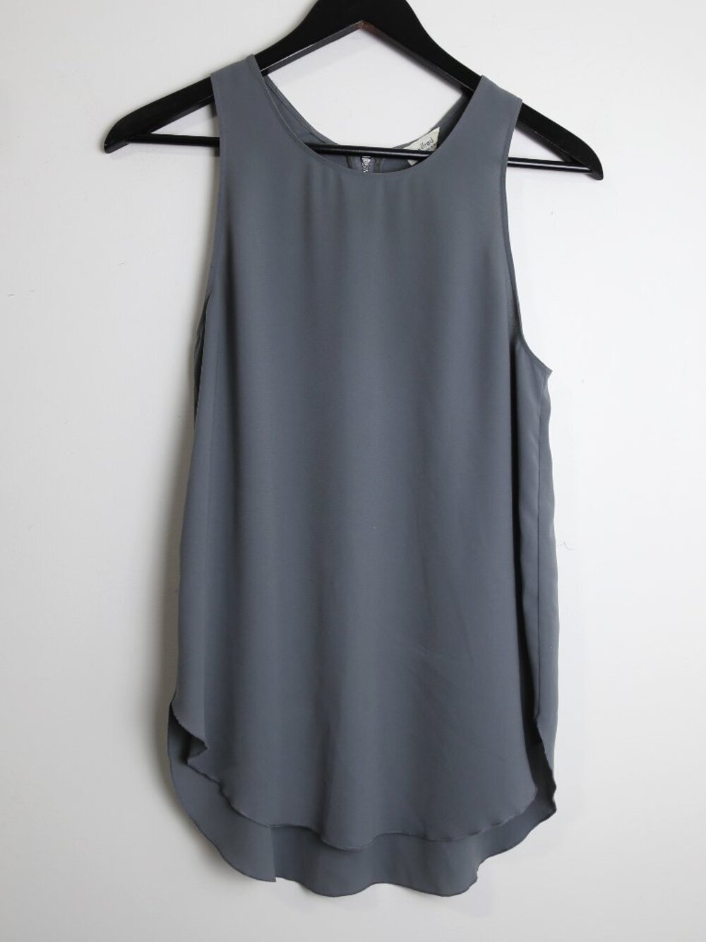 Aritzia Wilfred Sleeveless Zip Back Tank Top Blouse High Low Hem Grey Size Small